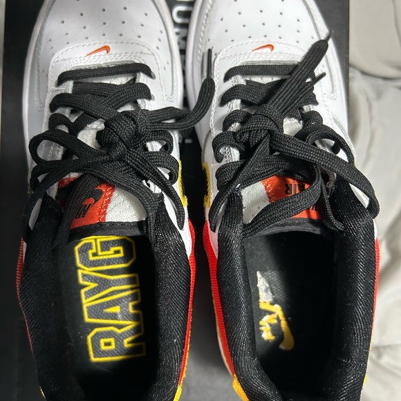 Kids 6Y limited Addition Nikes. black orange and white lift style sneakers. - Picture 4 of 5